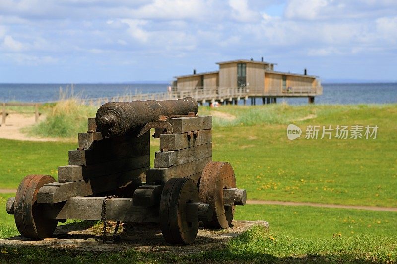 B ? stad;瑞典——大炮、海滩和澡堂